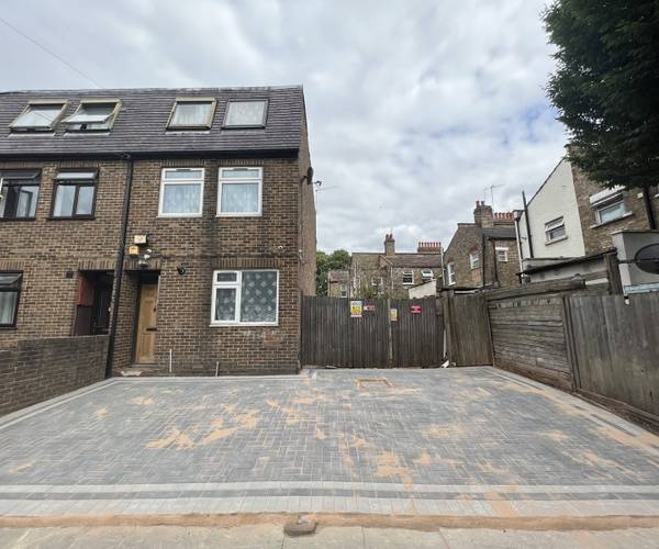 Greenfield Road, N15