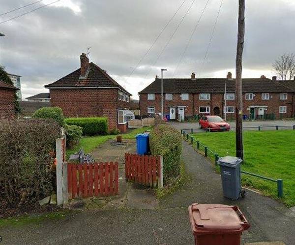 Parking on Longhey Road, M22