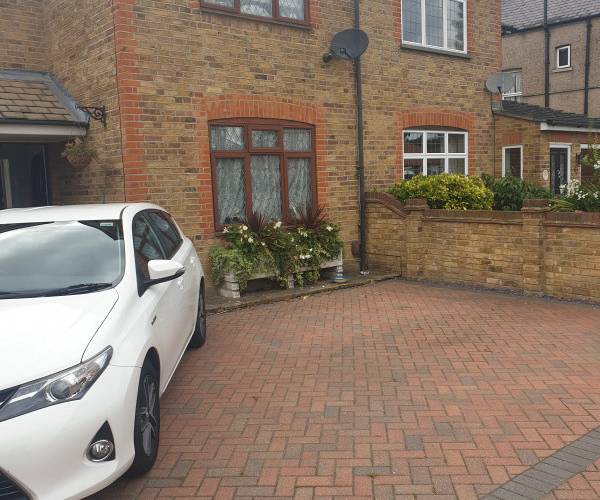 Parking on Vicarage Road, TW16