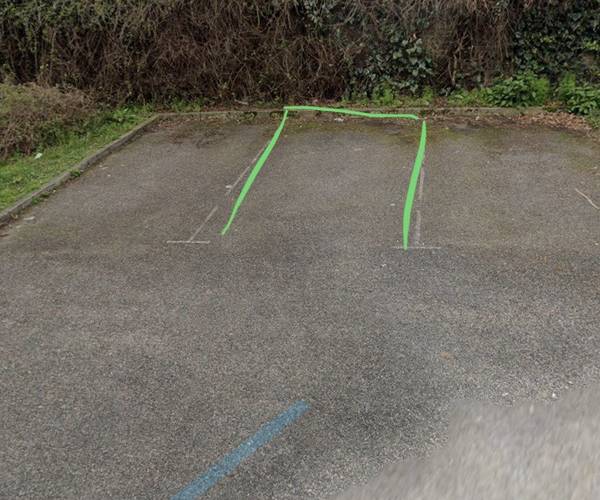 Parking on Grove Hill, E18
