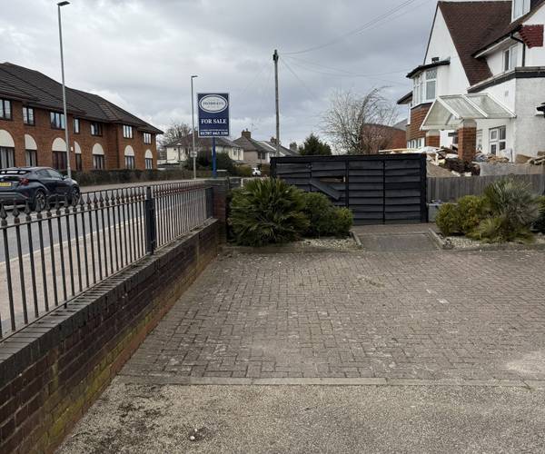 Parking on Mutton Lane, EN6