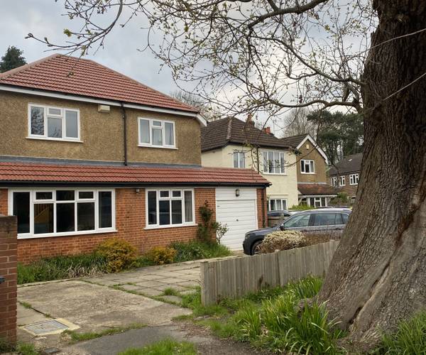 Parking on Deepdene Avenue Road, RH4