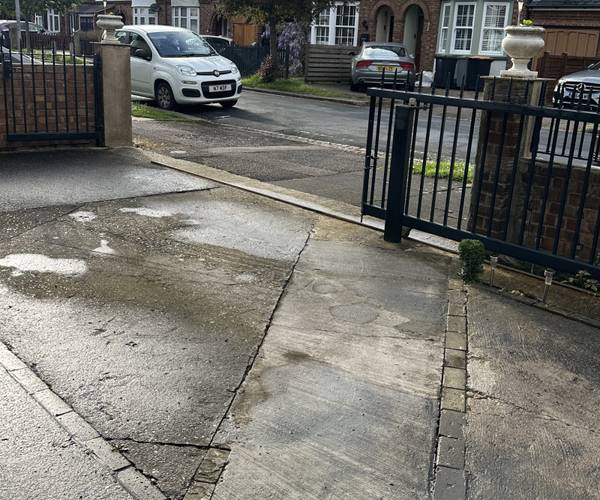 Parking on Kingsbrook Road, MK42