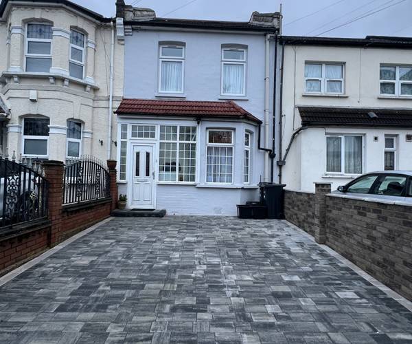 Parking on Albert Road, IG1