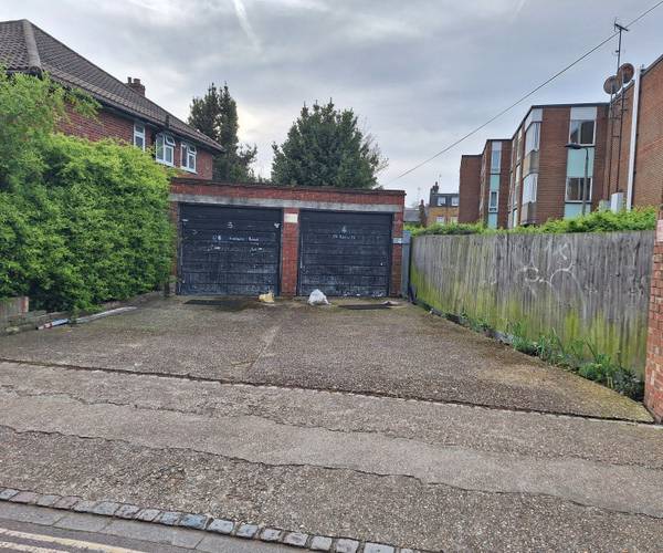 Parking on Boileau Road, SW13