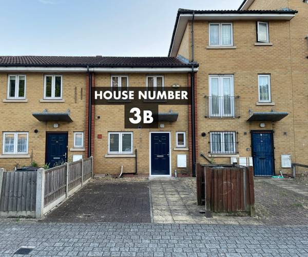 Parking on Semley Gate, E9