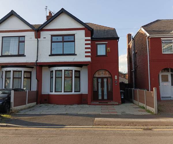 Parking on Hornby Road, M32