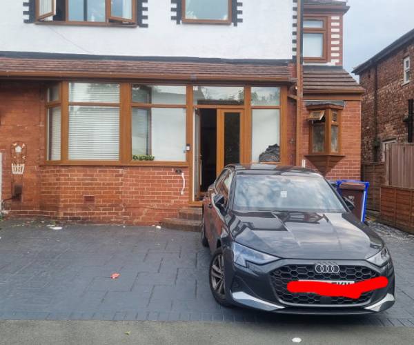 Huntley Road, M8