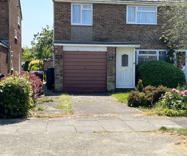 Parking on Brockenhurst Close, CT2
