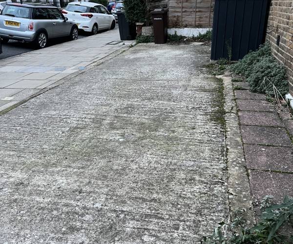 Parking on Gloucester Drive, N4