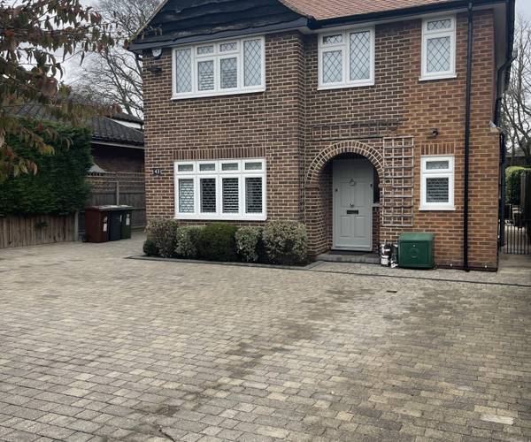 Parking on Craigweil Avenue, WD7