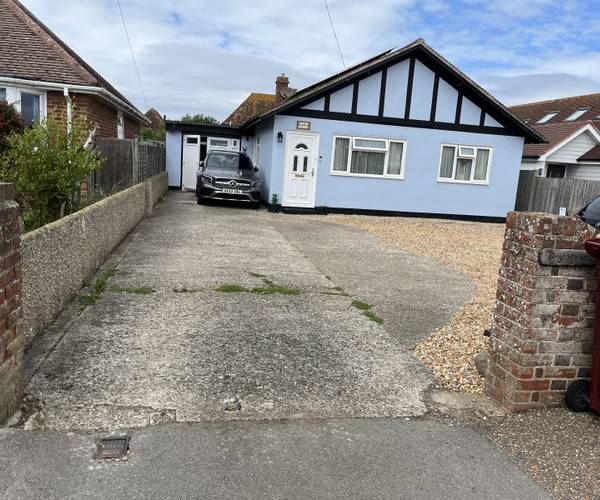 Parking on Shoreside Walk, PO20