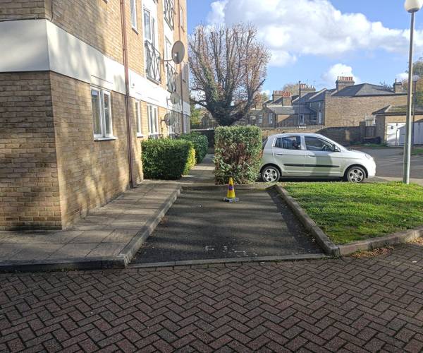 Parking on Farrow Lane, SE14