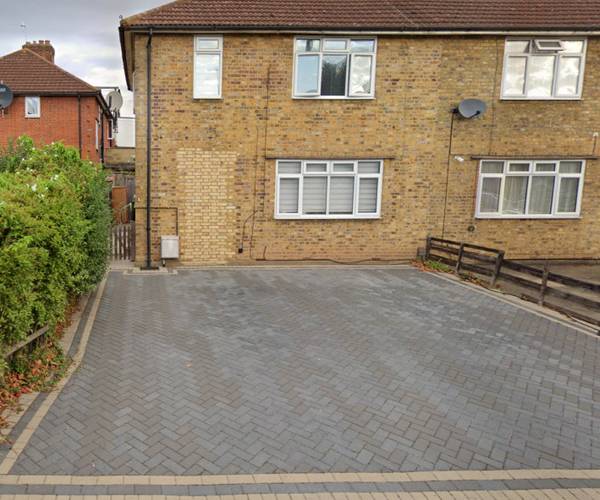 Parking on Pymmes Gardens North, N9