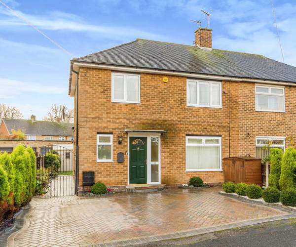 Parking on Peacock Crescent, NG11