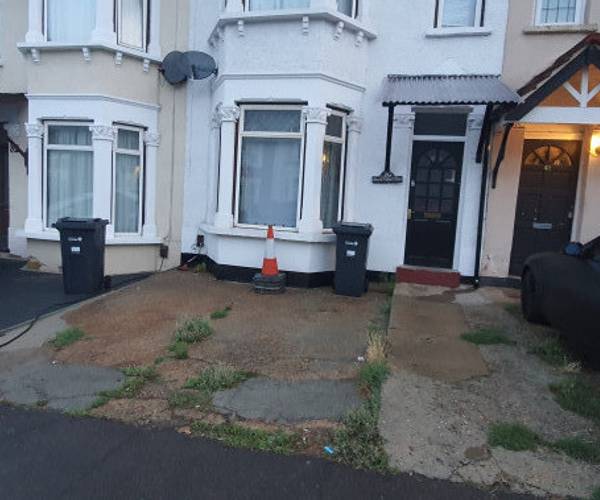 Parking on Goodmayes Avenue, IG3