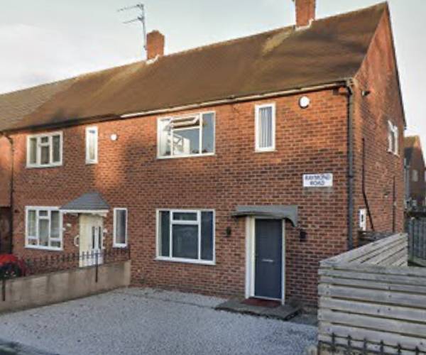 Raymond Road, M23