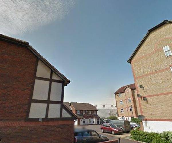 Parking on Appleton Square, CR4