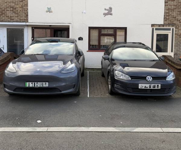 Parking on Murray Square, E16