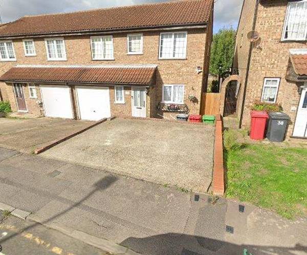 Parking on Sandringham Court, SL1
