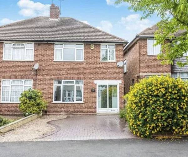 Parking on Chaffcombe Road, B26