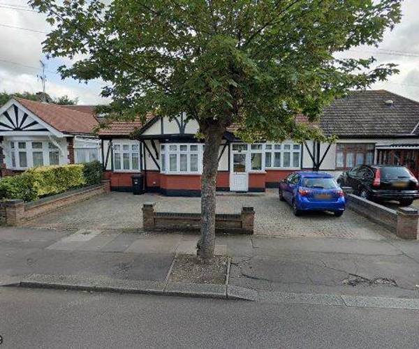 Parking on Southwood Gardens, IG2