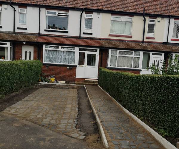 Parking on Oldroyd Crescent, LS11