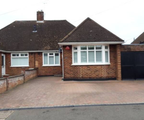 Parking on Abingdon Road, LU4
