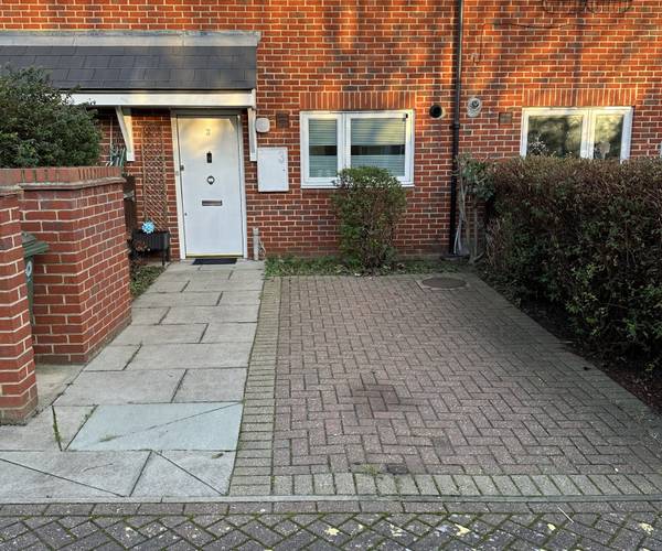 Parking on Castlebrook Close, SE11