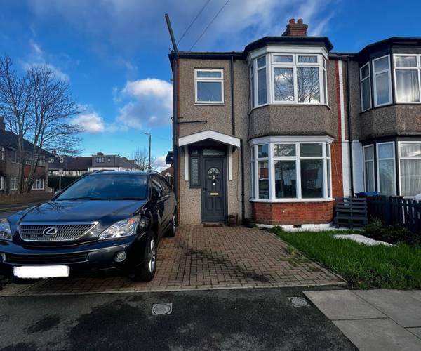 Parking on St. James Road, CR4