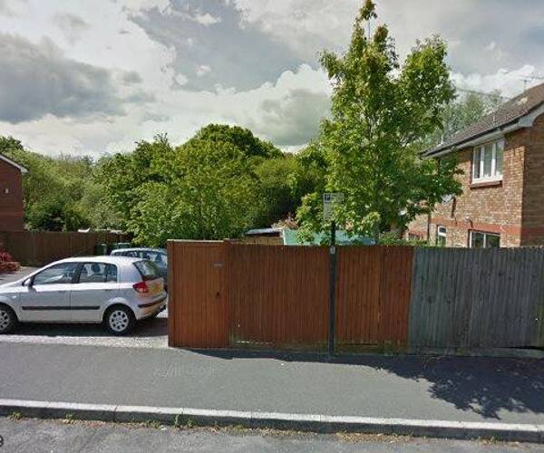Parking on Springford Gardens, SO16