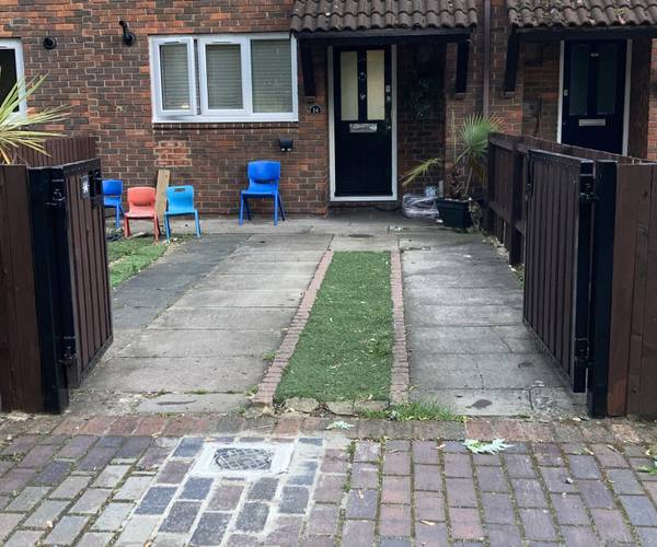Parking on Greenham Close, SE1