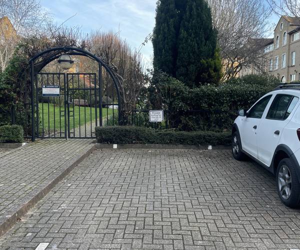 Parking on Asturias Way, SO14