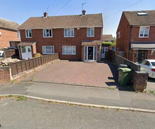 Parking on Canterbury Road, WR5