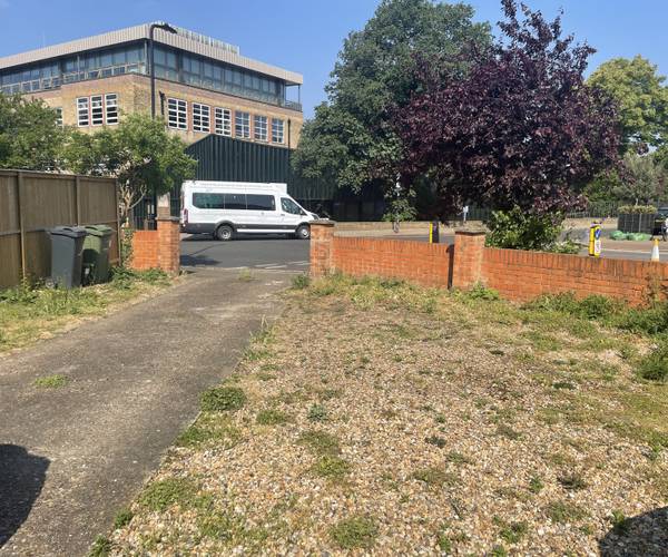 Parking on Hoadly Road, SW16