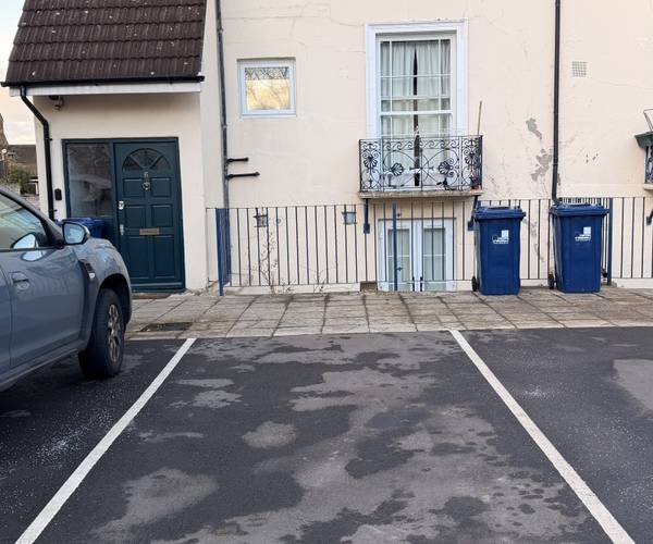 Parking on Uxbridge Road, W7