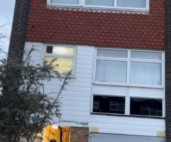 Parking on The Knoll, W13