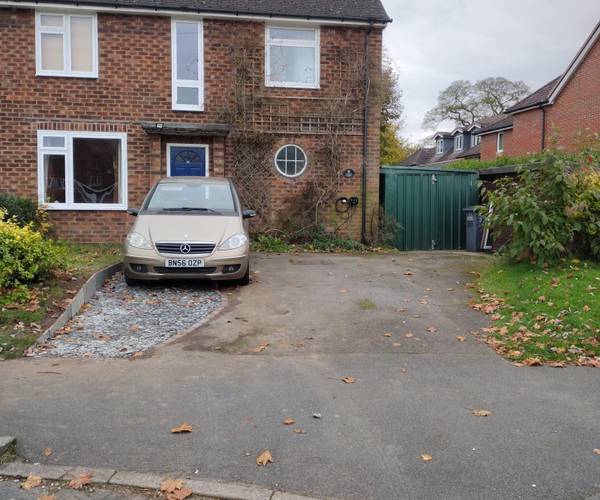 Parking on Cornyx Lane, B91