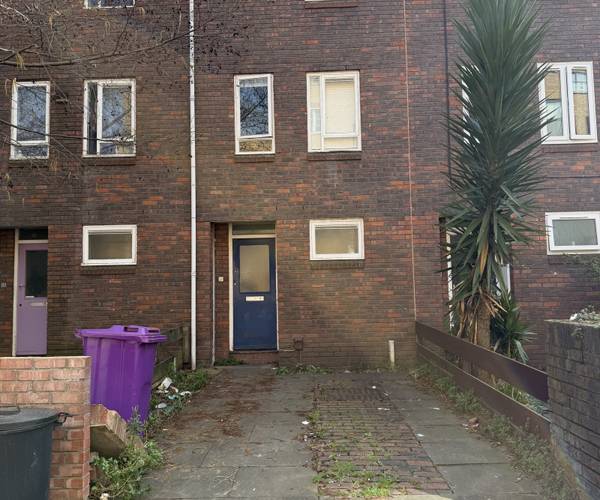 Parking on Chicksand Street, E1