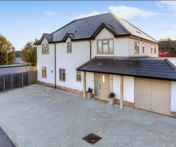 Parking on Walnut Tree Crescent, CM21