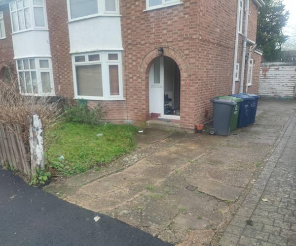 Parking on Neville Road, CB1