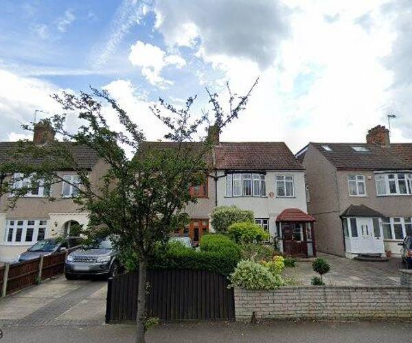 Dawes Avenue, RM12