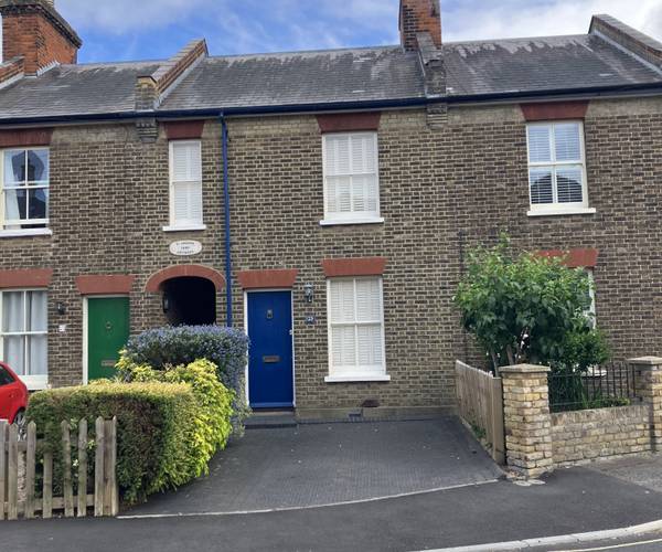 Heathcote Road, KT18