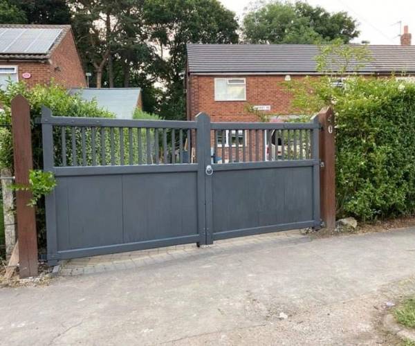 Calve Croft Road, M22
