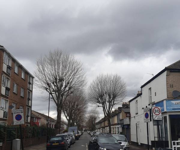 Parking on Arragon Road, E6