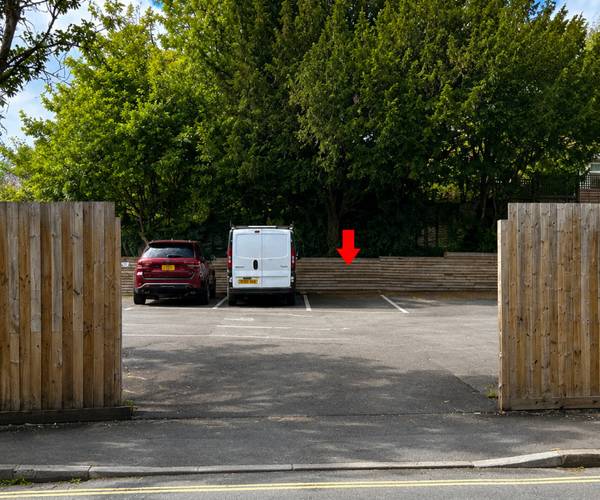 Whyteleafe Hill, CR3