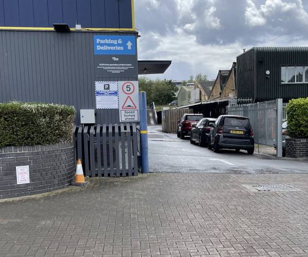 BizSpace M25 Waltham Abbey Car Park
