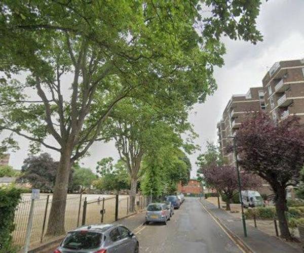 Parking on Manor Park Road, SM1