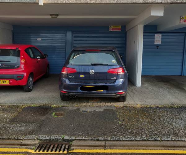 Parking on Athlone Square, SL4