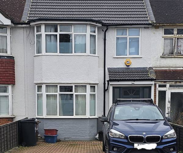 Parking on Amhurst Gardens, TW7